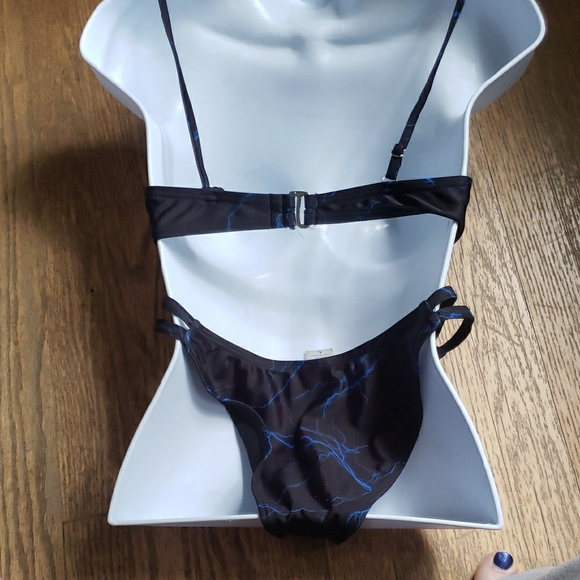 Striking Black and Blue Bikini Set - Picture 3 of 5